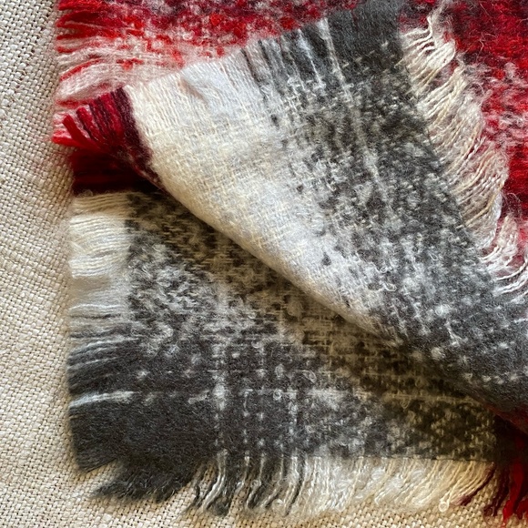 V.Fraas Soft Winter Outdoor Fuzzy Large 23X74" Acrylic Scarf- Made In Germany- - Picture 7 of 10